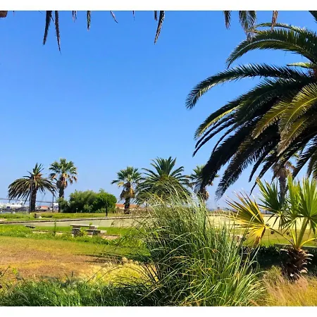 Entire 2 Bedroom Or Private In Centre Of Figueira 홈스테이